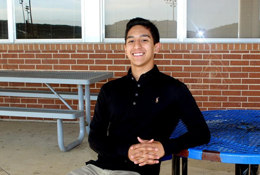 Junior Bobby Palomin is an avid sports enthusiast as well as editor of the Valley Ventana staff.
