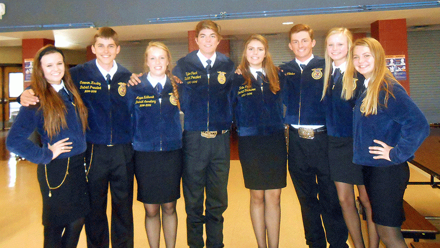 The+FFA+officers+from+left+to+right%3A+Reva+Onderdonk%2C+Cameron+Kissling%2C+Megan+Eckhardt%2C+Tyler+Obeck%2C+Ksthryn+Price%2C+John+Whitaker%2C+Kaleigh+Lawson%2C+and+Emily+Gwinn.