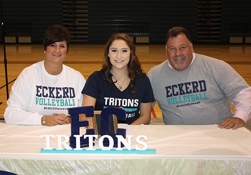 Senior RS Lauren Kadilis, signs commitment to play for Eckerd College in St. Peterburg, Florida on Nov. 8.