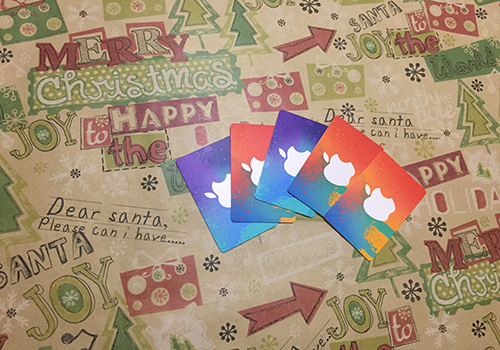 Gift cards
Gift cards a more personal way of giving a person a cash present. The best kind of gift cards for High schoolers are fast food cards, Itunes, or Visa. Gift cards give great flexibility to the receiver of the gift to get whatever they want. It is important however to make sure that the receiver will like the brand the card is for.