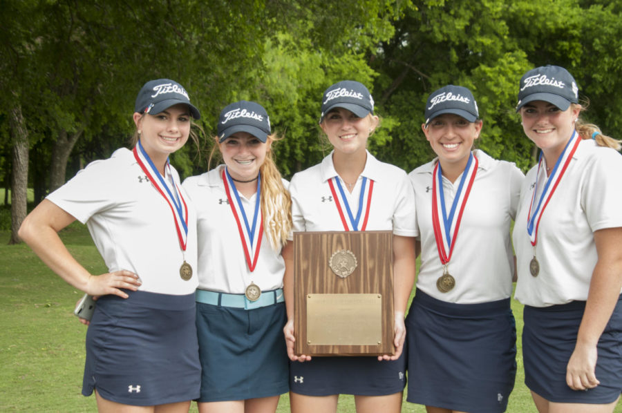 Varsity players advancing to region are senior Karlee Nichols placed (third in district), Delaney Deborde (fourth), Emma Englefield (fifth), Raquel Hill (first) and Ashley Deborde (sixth).