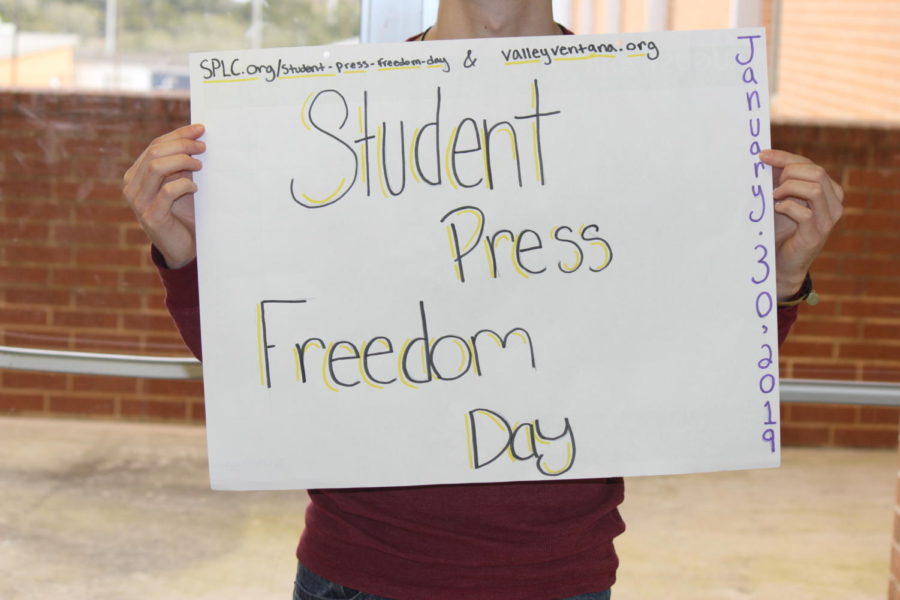 The+SVHS+Media+Team+commemorates+Student+Press+Freedom+Day%2C+a+day+dedicated+for+student+journalists+across+the+country+to+ignite+the+progression+of+the+New+Voices+Legislation.