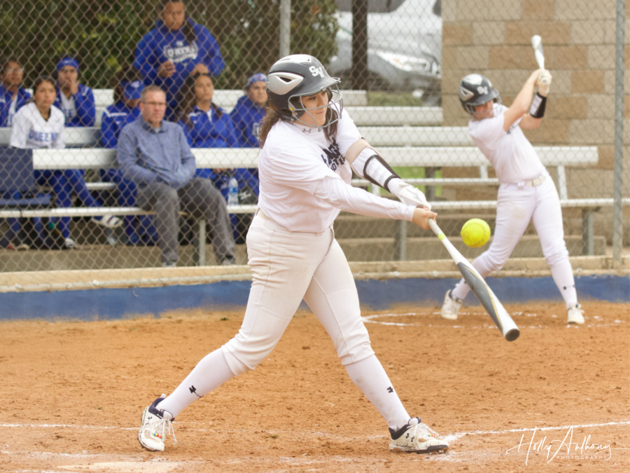 Newcomer, Ryanne Limon hits at the Alamo Heights Tournament
