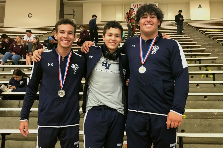 Junior Arizmendez, Ryan Benca and Zarek Holley are advancing to state in Houston this Saturday. Arizmendez placed fourth at region, Holley was a finalist and Benca was regional champion.