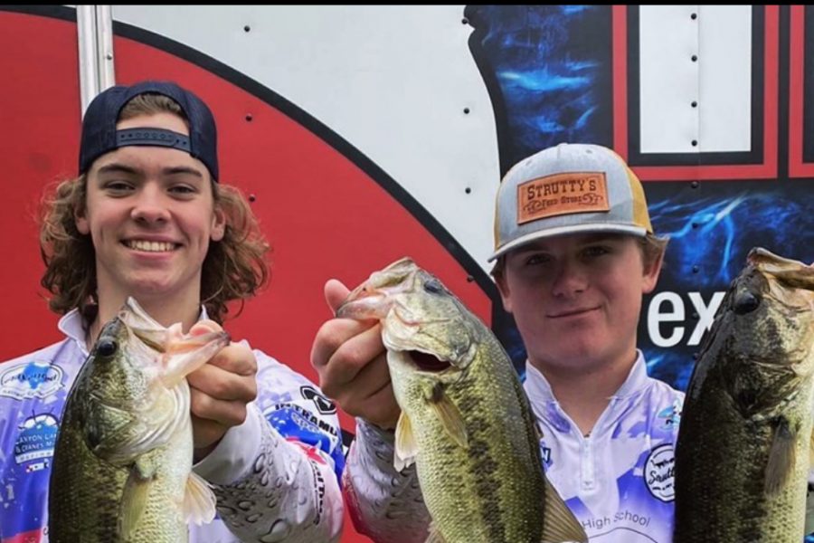 Ryder+Cunningham+and+his+partner+Mason+McClellan+show+off+their+biggest+catches+at+region.