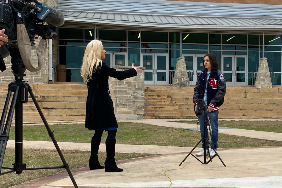 KENS5+reporter+and+anchor+Vanessa+Croix+interviews+senior+Tytus+Gonzalez+about+his+All-Star+Student+award.