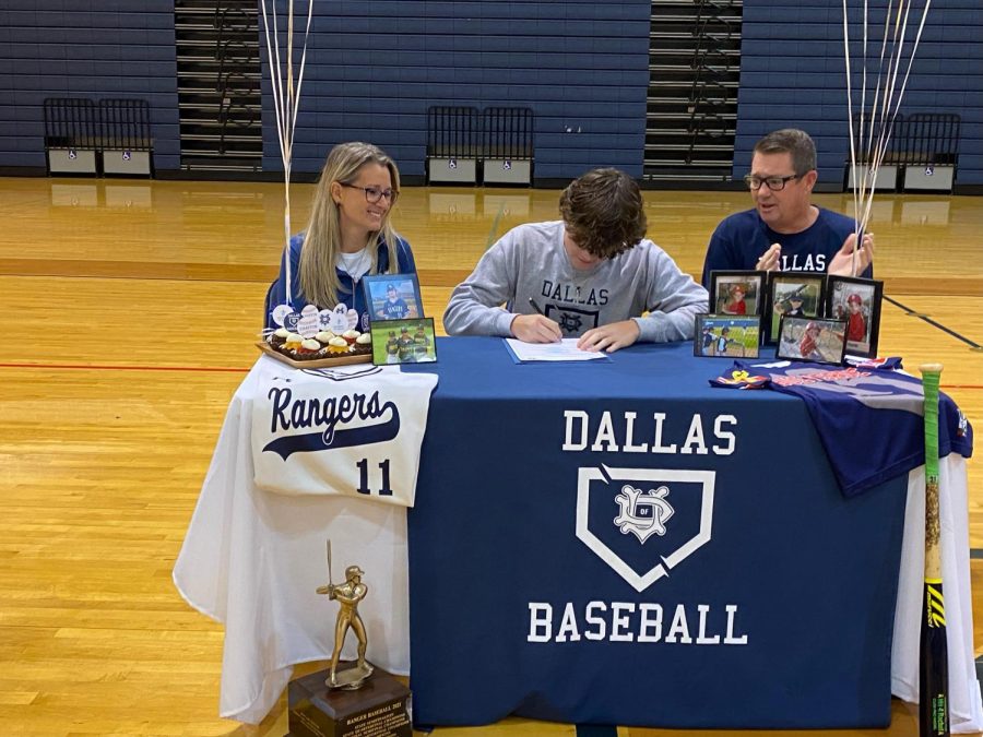 Ryan Chaffin signs to play baseball at the University of Dallas.