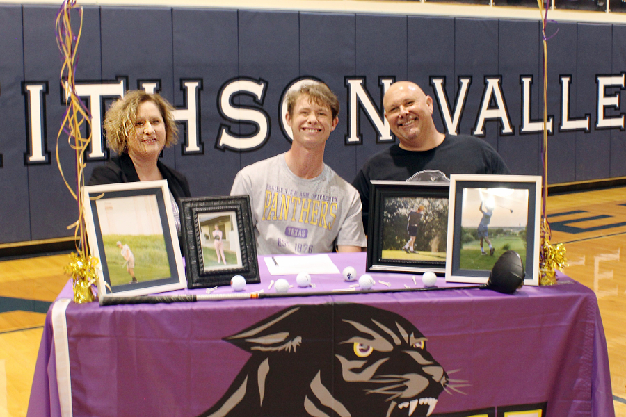 Braxton Forsyth signed his letter of intent to play golf at Prairie View A&M University