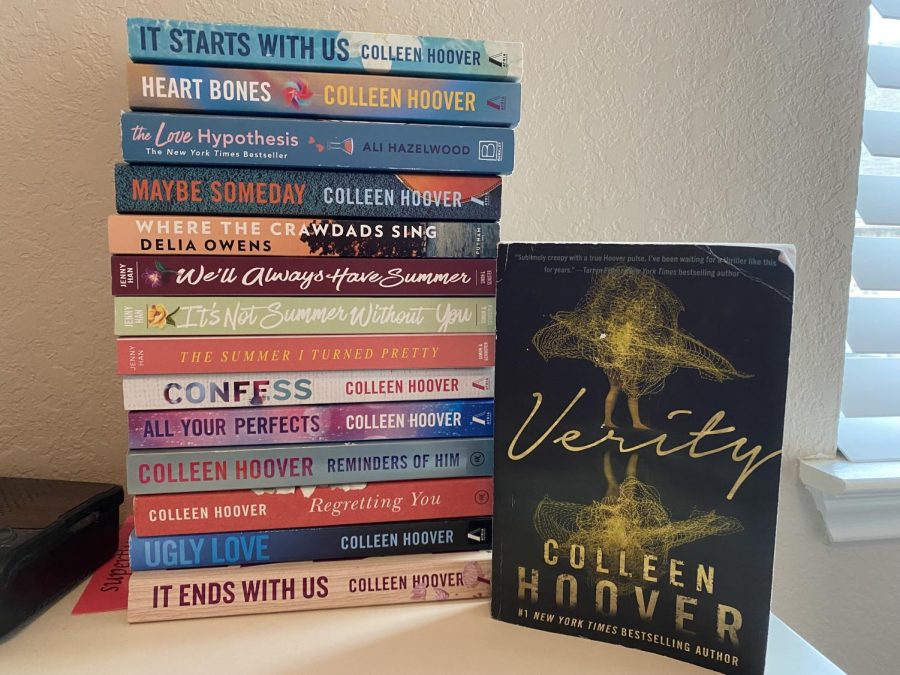 Colleen+Hoover+first+book+Hopeless+was+first+published+in+Dec.+of+2012.+Hoover+has+over+20+books+now.+