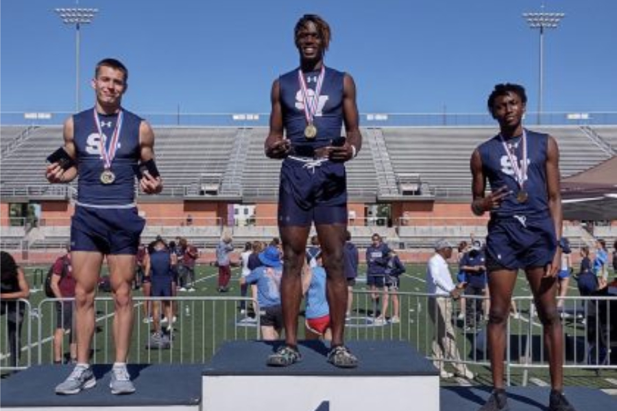 Three 400m dash runners place top Three at Regionals. Freddie Dubose placed first at (49.97) in the boys 400 m with Arthur Breault trailing .08 seconds in second. Kevin Uduji took third place.