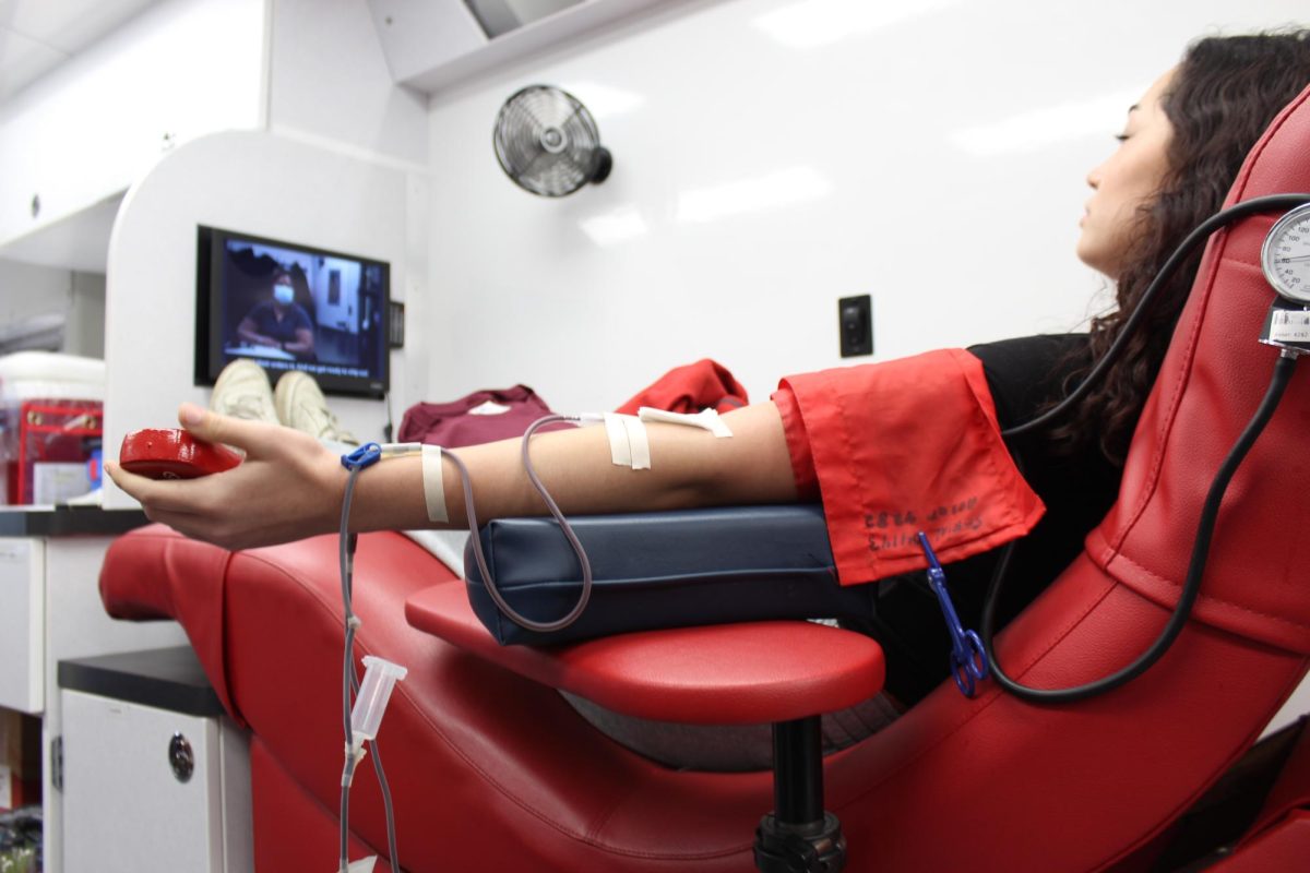 Students+who+give+blood+at+the+school+blood+drive+will+receive+a+free+t-shirt.