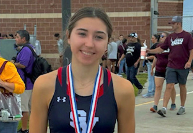 Junior Mia Perez is advancing to state after placing seventh at region. Perez is also a 4x400 state champion. Source: sv_ranger_girls_bb Via Instagram 