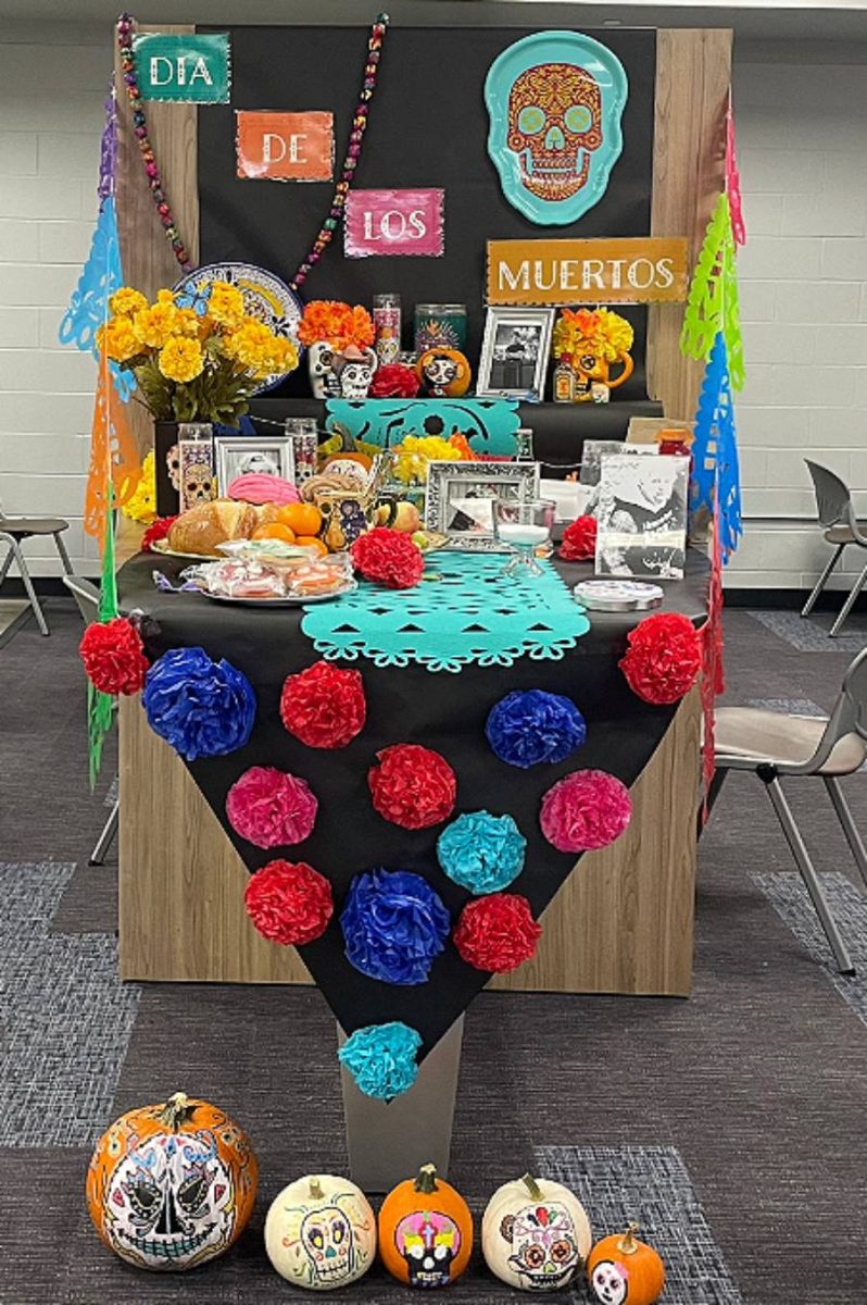 One of the three ofrendas set up in the library, set up by the spanish four students