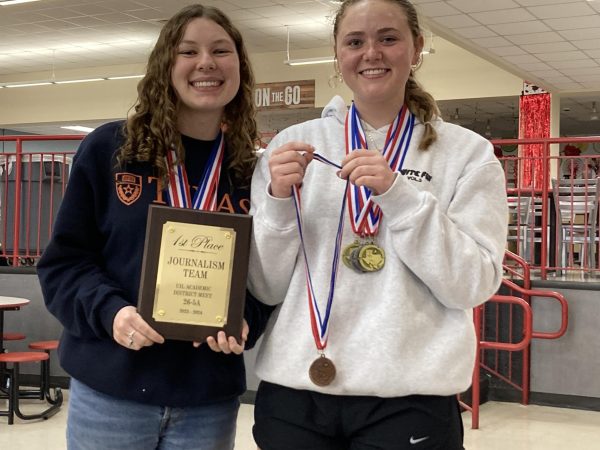 Junior Bethany Mann and Alex Whelchel took the top two places in all journalism events - news, feature, editorial, headline and copy editing. Dale Hodge also placed third in headline, fourth in news and sixth in editorial. (Photo by Margaret Edmonson)