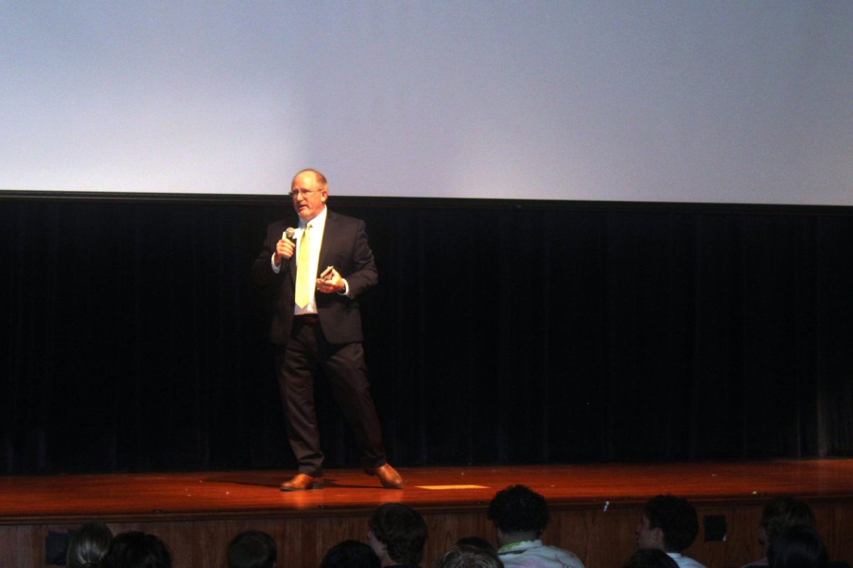 While talking to seniors, local judge explains to students their constitutional rights.